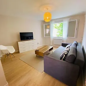 Appartement Appart Neuf Au Coeur Du Village De, Collobrières