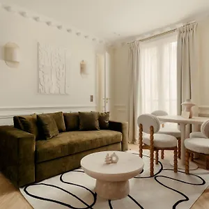 https://apt-cosy-in-a-3-star.fr-paris.fr